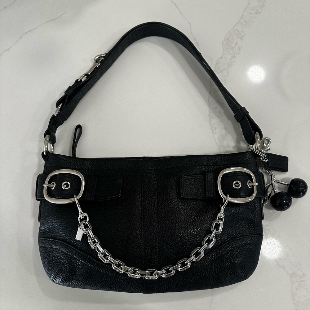 Coach black buckle Leather Shoulder Bag🖤SOLD